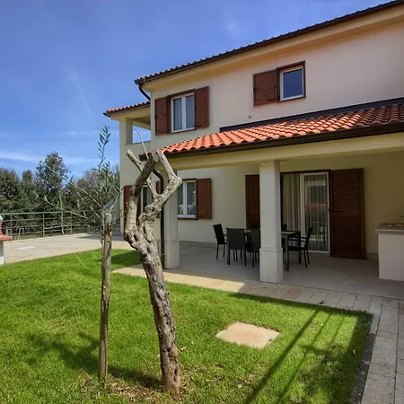 Mit Privatpool Fuer 20 Personen Ca 400 Qm In Banjole, Istrien Istrische Riviera