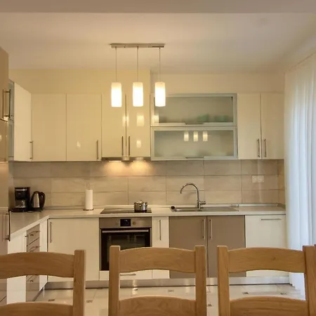 Holiday home Mit Privatpool Fuer 20 Personen Ca 400 Qm In Banjole, Istrien Istrische Riviera