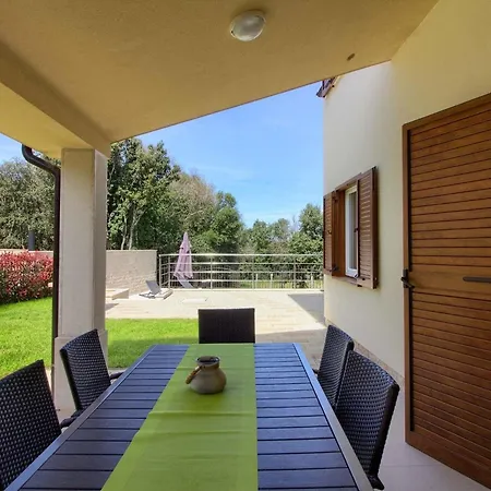 Holiday home Mit Privatpool Fuer 20 Personen Ca 400 Qm In Banjole, Istrien Istrische Riviera