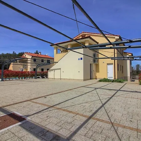 Mit Privatpool Fuer 20 Personen Ca 400 Qm In Banjole, Istrien Istrische Riviera Holiday home *