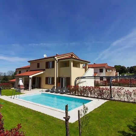 Mit Privatpool Fuer 20 Personen Ca 400 Qm In Banjole, Istrien Istrische Riviera Banjole